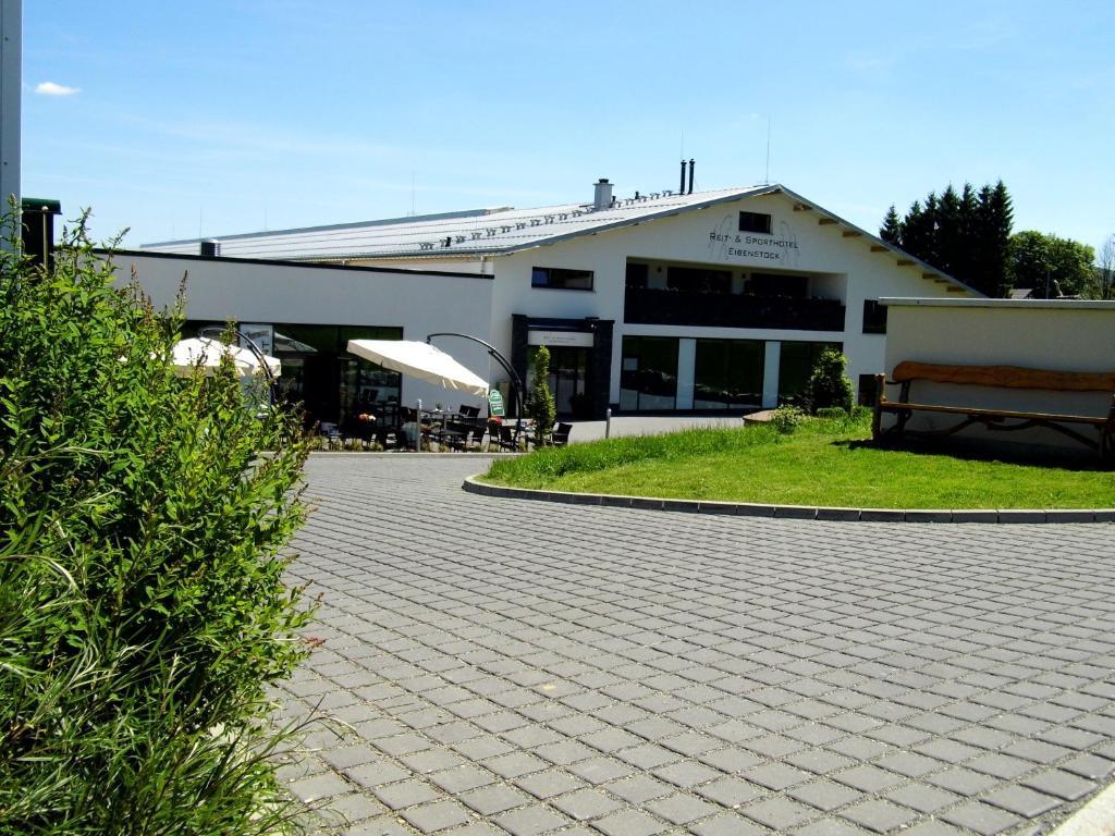 Reit- Und Sporthotel アイベンシュトック エクステリア 写真